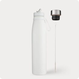 Stores up to 800ml of plastic free water, bundled with a cap and straw